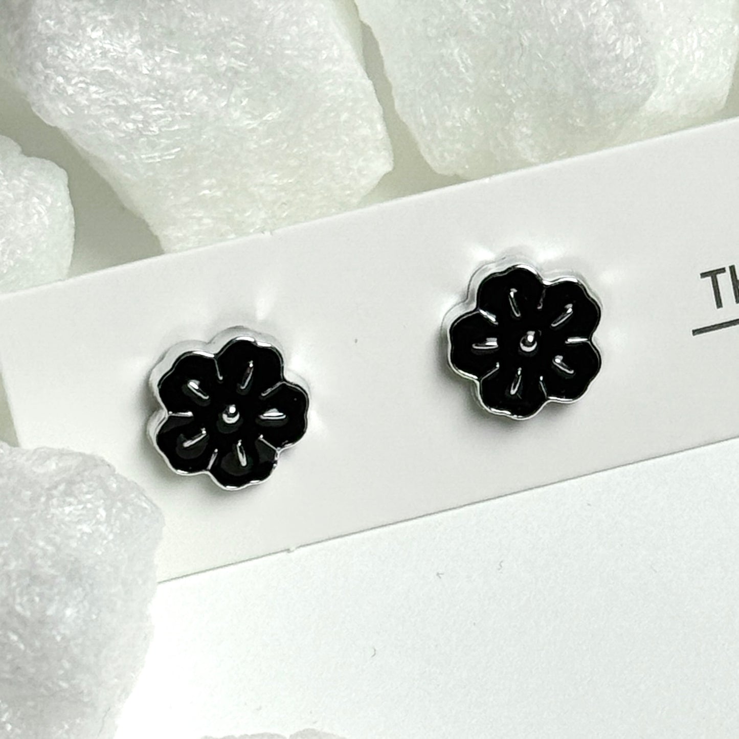 Black Enamel Flower Silver Frame Stud Earrings D