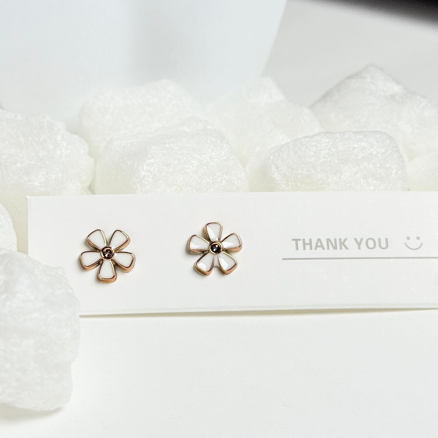 White and golden flower enamel simple stud earrings G6