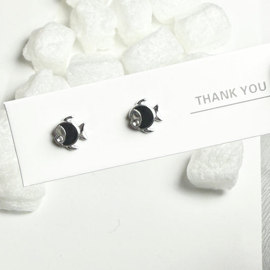 Black Enamel Fish Silver Frame Stud Earrings D