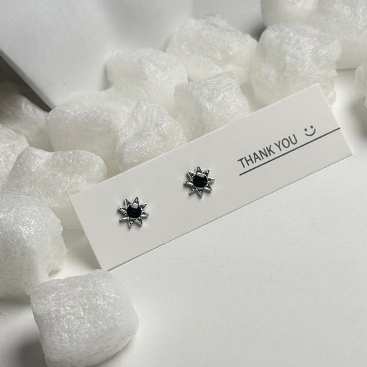 Black Enamel Star Center Silver Pointed Frame Stud Earrings D