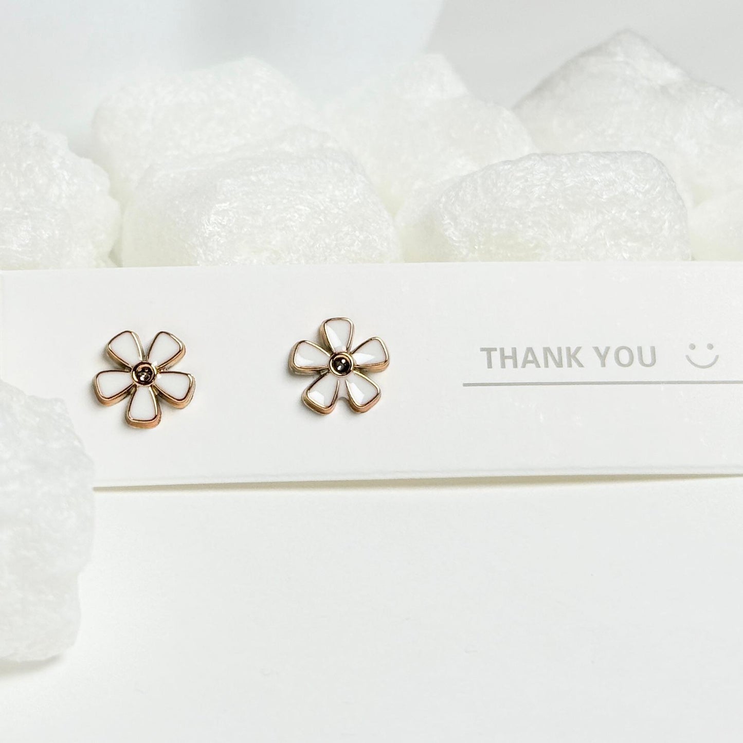 White and golden flower enamel simple stud earrings G6