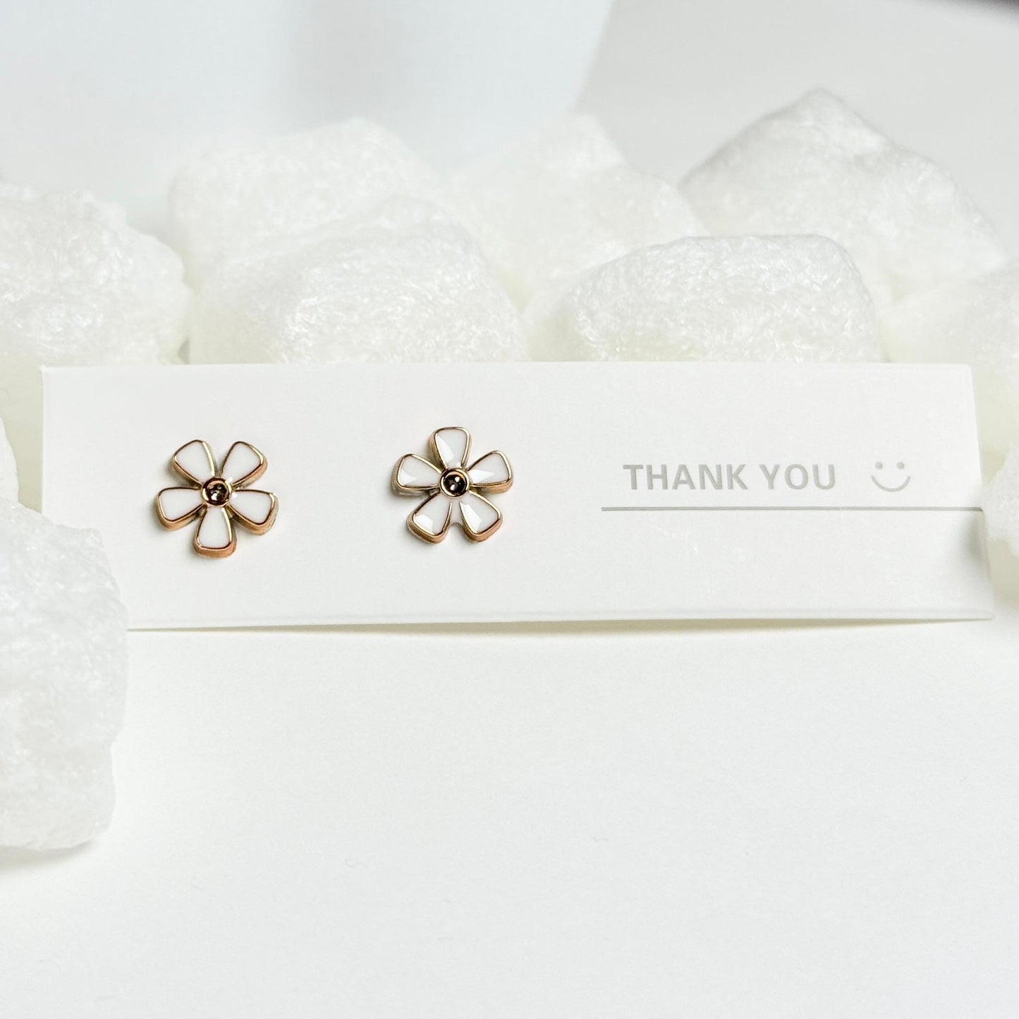 White and golden flower enamel simple stud earrings G6