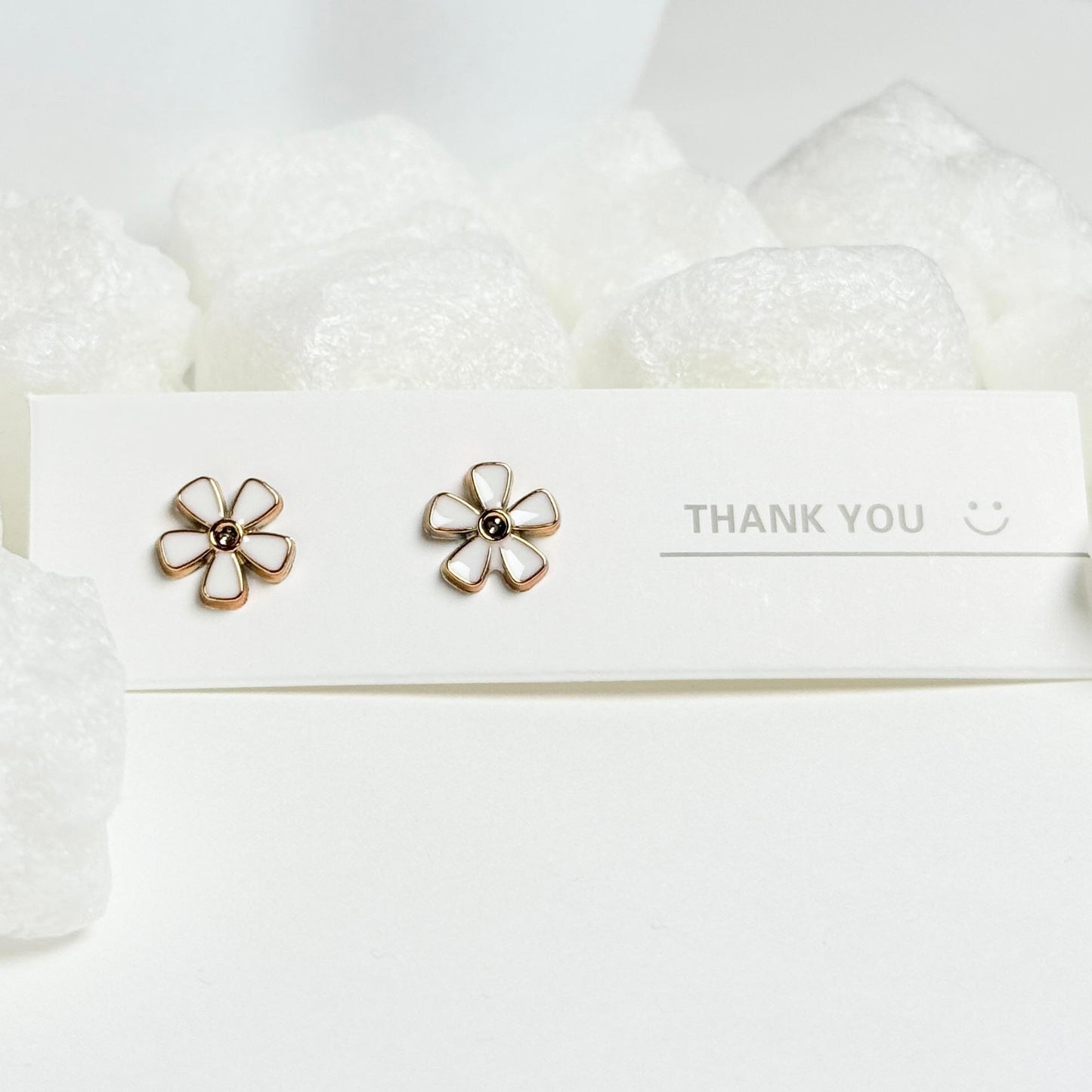 White and golden flower enamel simple stud earrings G6