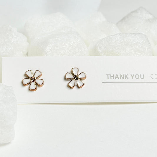 White and golden flower enamel simple stud earrings G6