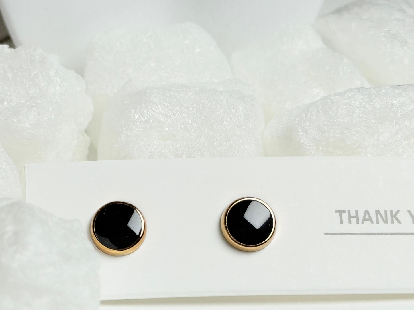 Black and golden round enamel stud earrings G7